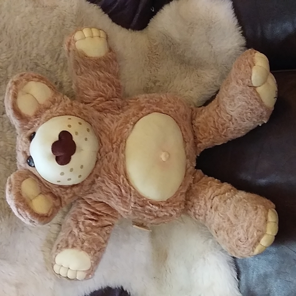Vintage 83' Furskins Xavier Roberts light brown 22-in teddy bear.
